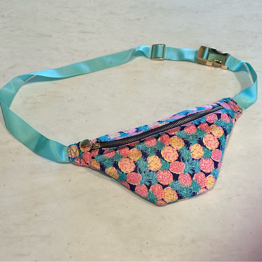 Simply Southern pineapple print nylon fanny/crossbody